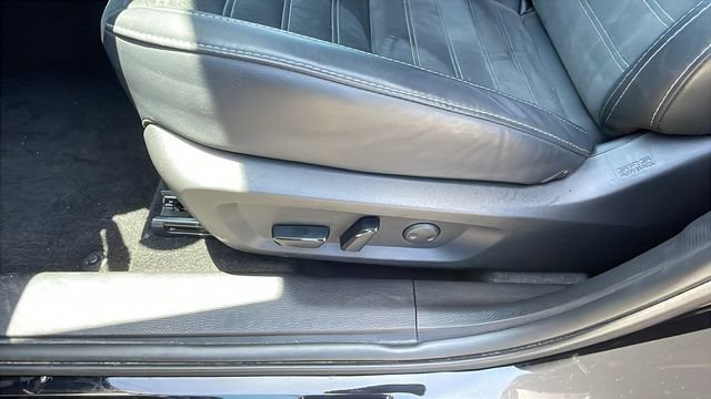 Used 2025 Mitsubishi Outlander SE AWD/4WD image 29