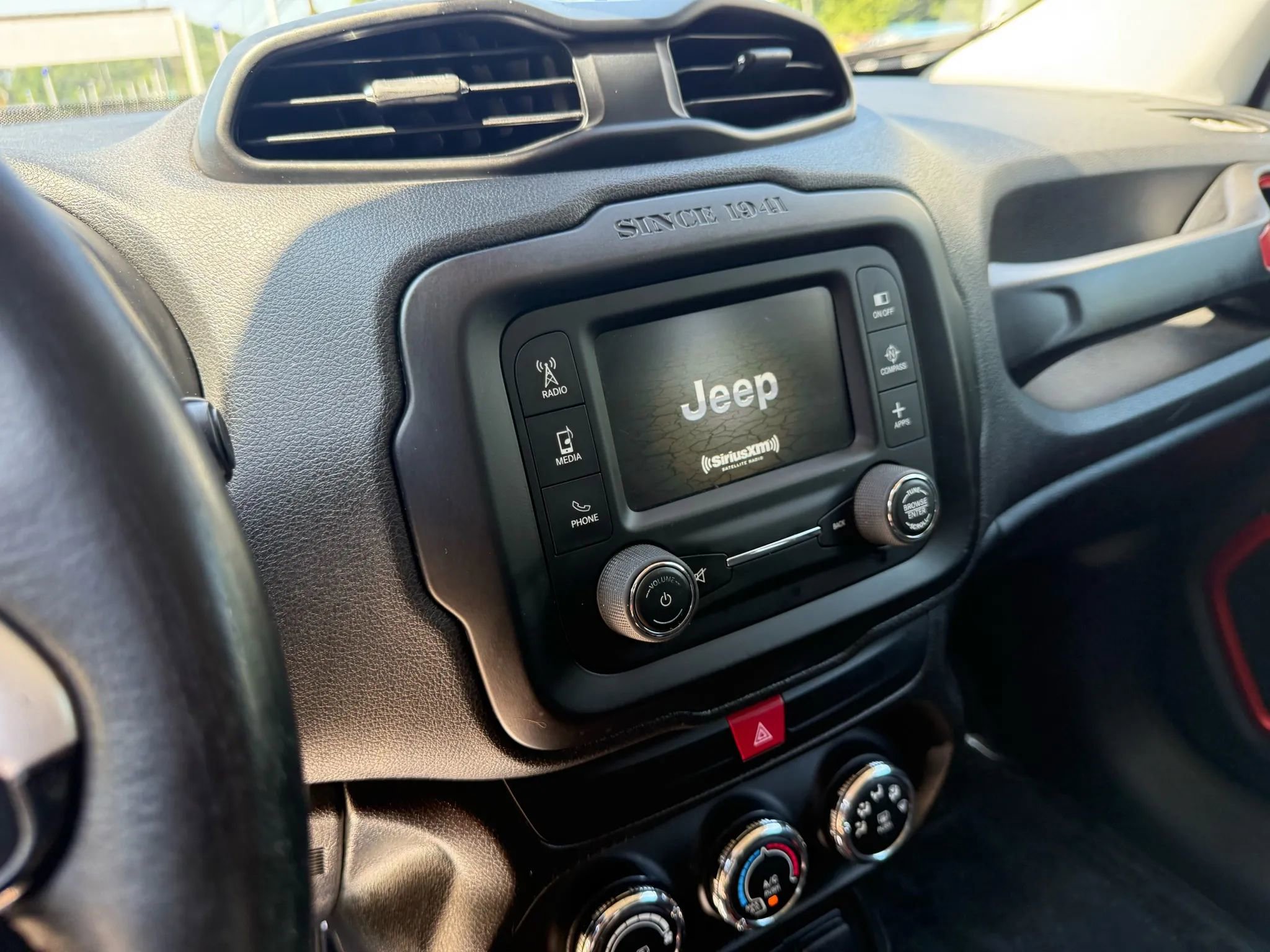 Used 2016 Jeep Renegade Trailhawk image 26