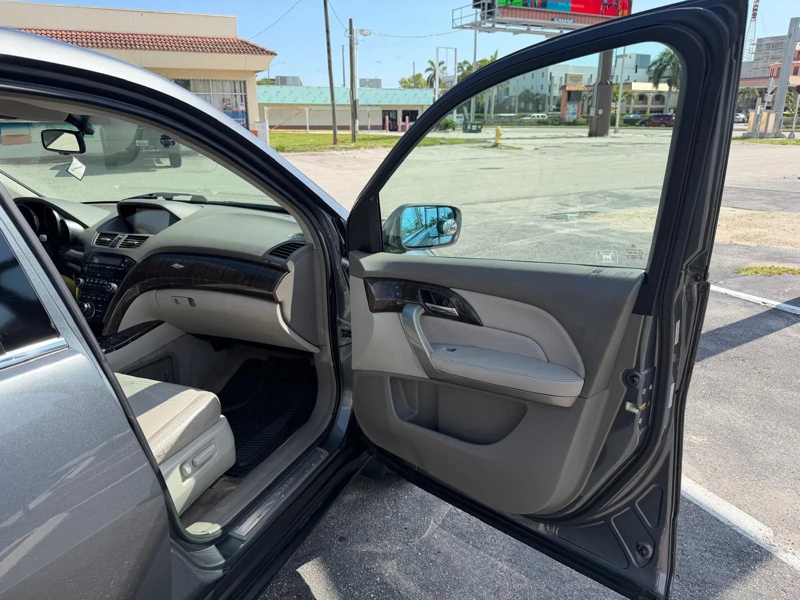 Used 2011 Acura MDX w/ Technology & Entertainment AWD/4WD image 18