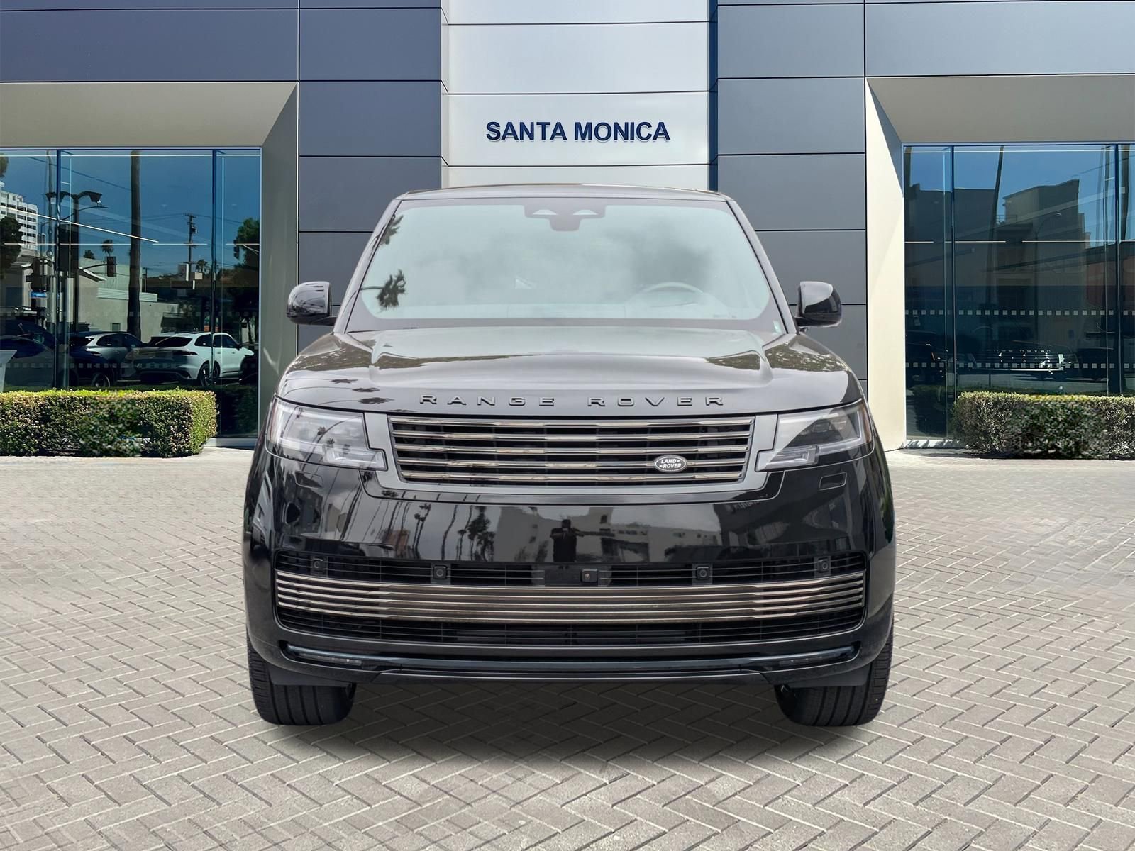 New 2026 Land Rover Range Rover SV AWD/4WD image 2