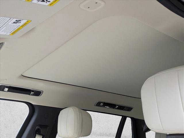 New 2026 Land Rover Range Rover Long Wheelbase SE image 15