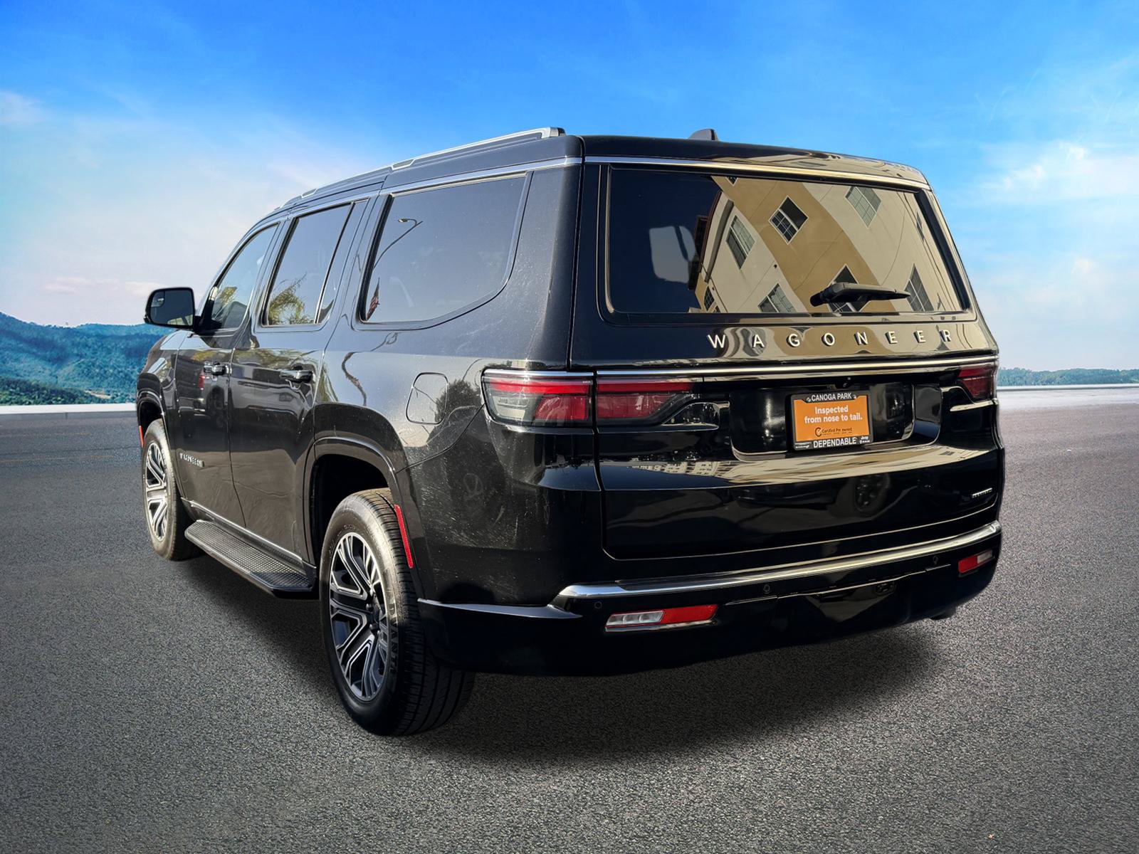 Certified 2024 Jeep Wagoneer Series II w/ Flexible Seating Group RWD image 7