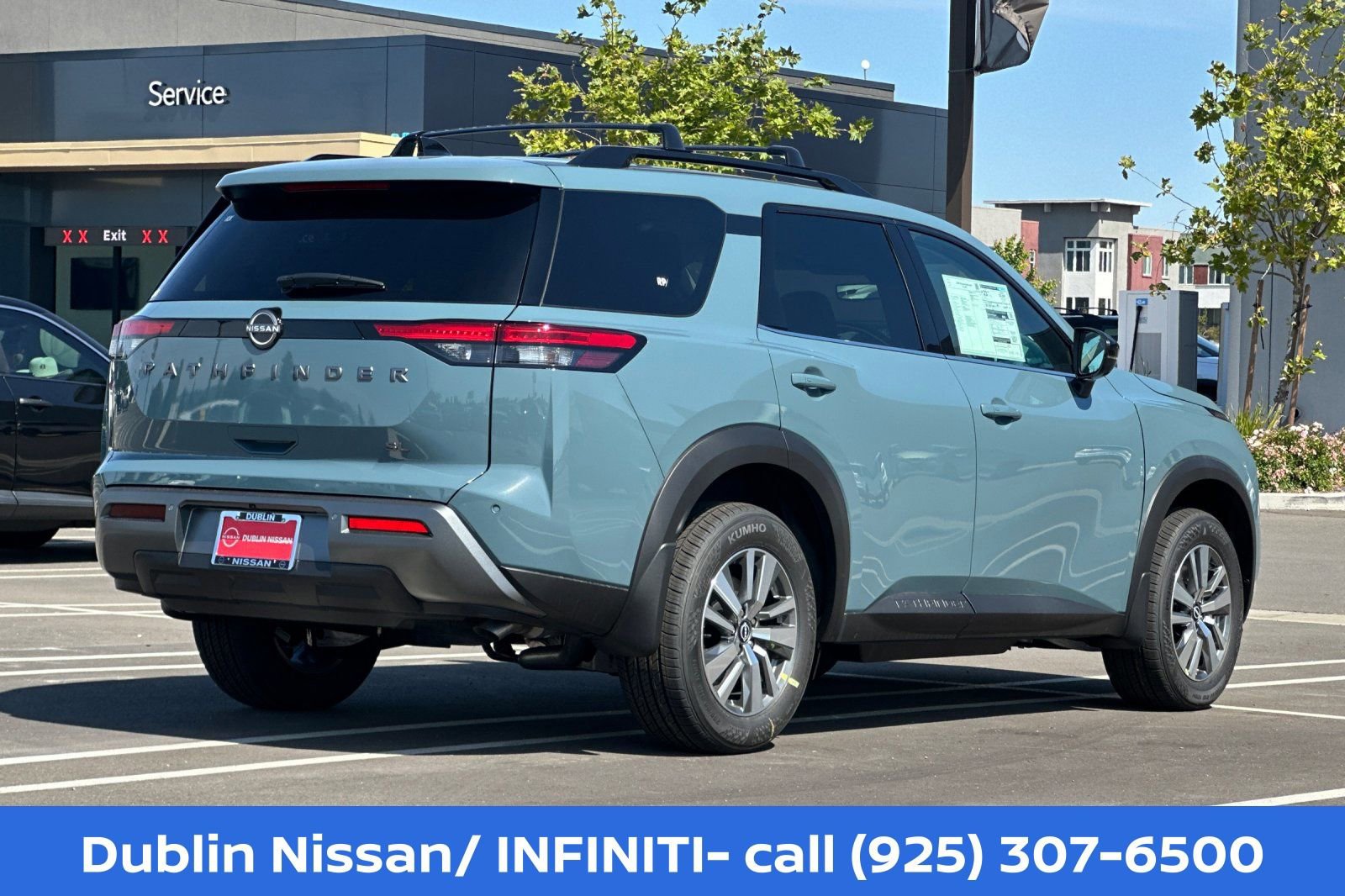 New 2026 Nissan Pathfinder SL FWD image 4