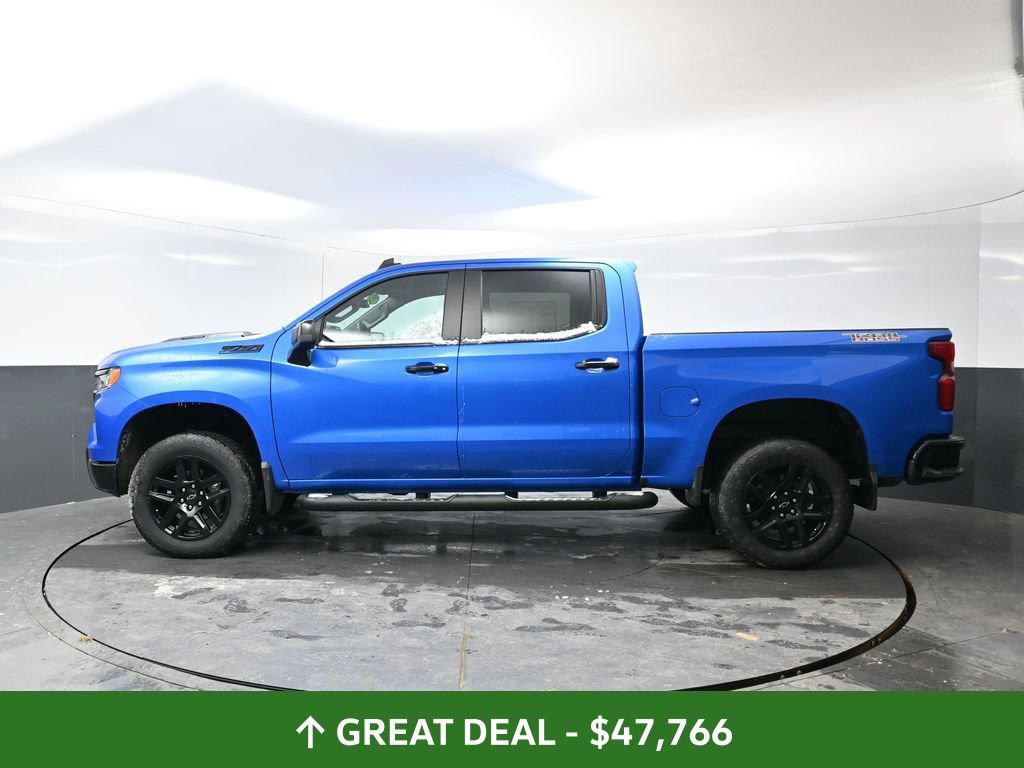 Used 2025 Chevrolet Silverado 1500 LT Trail Boss w/ LPO, Dark Essentials Package image 11