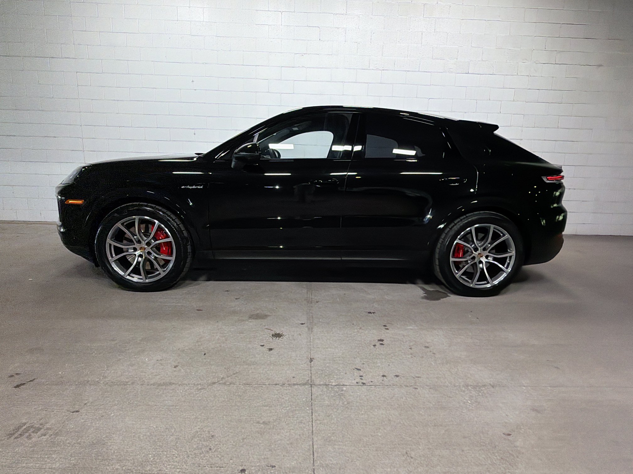 Certified 2026 Porsche Cayenne S AWD/4WD image 2