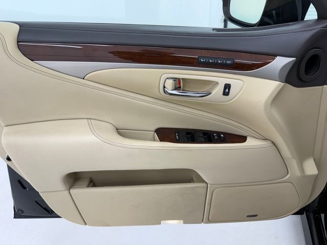 Used 2015 Lexus LS 460 AWD w/ Comfort Package image 30