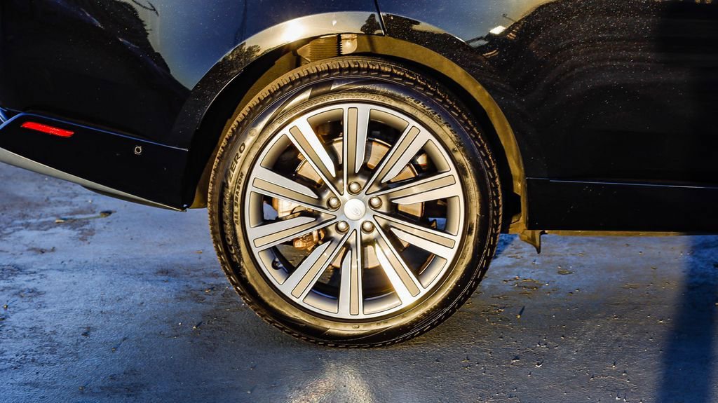 Used 2023 Land Rover Range Rover SE image 12