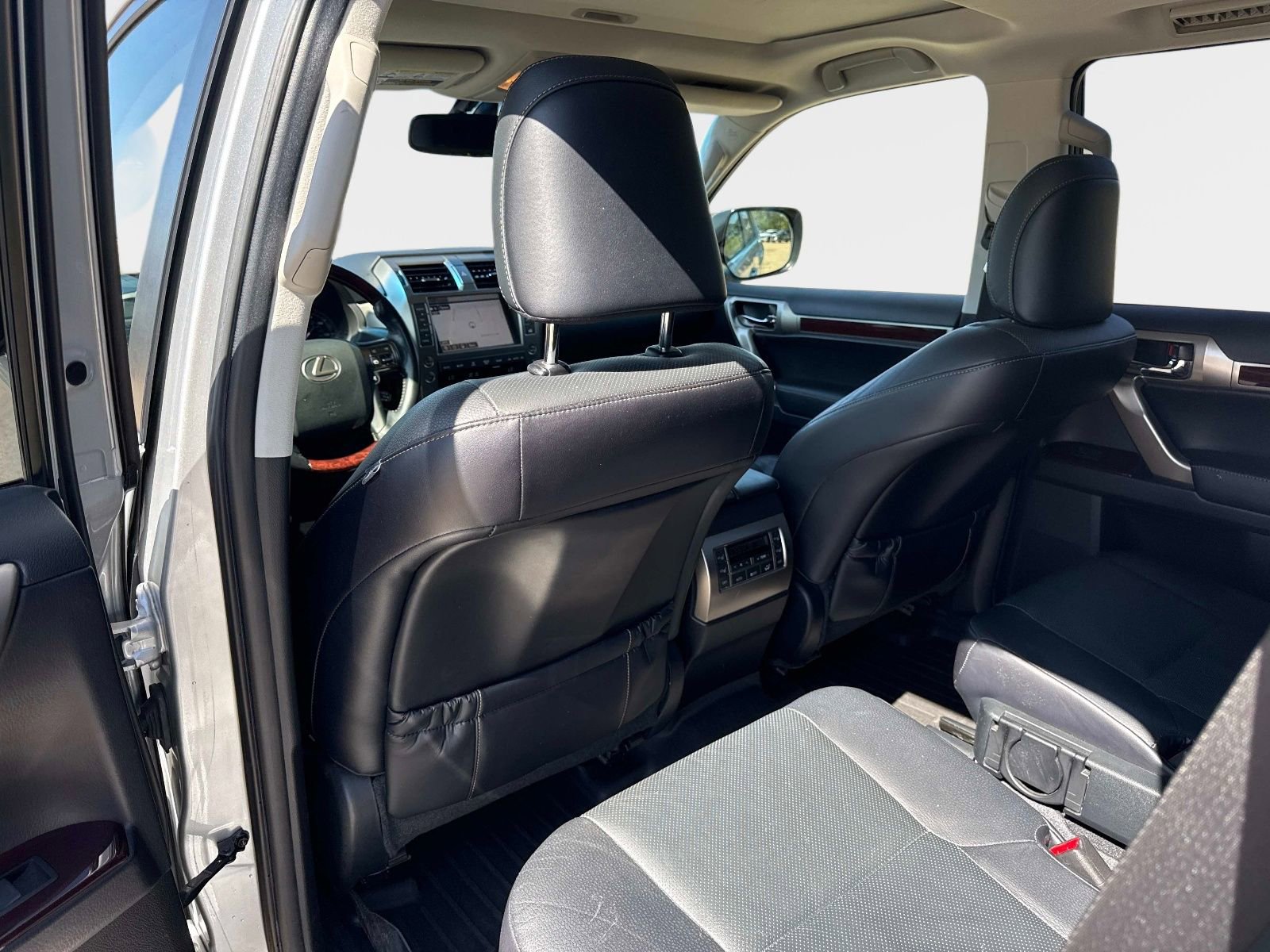 Used 2017 Lexus GX 460 Premium image 11