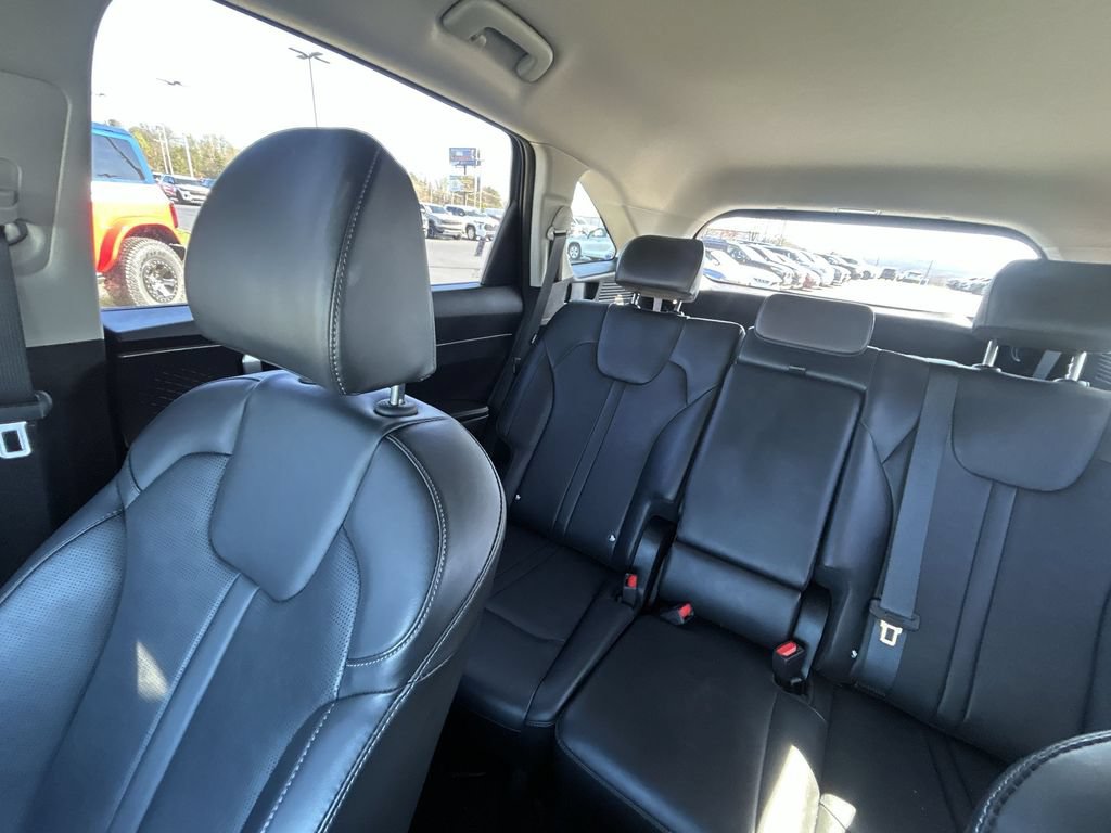 Used 2025 Kia Sorento S FWD image 16