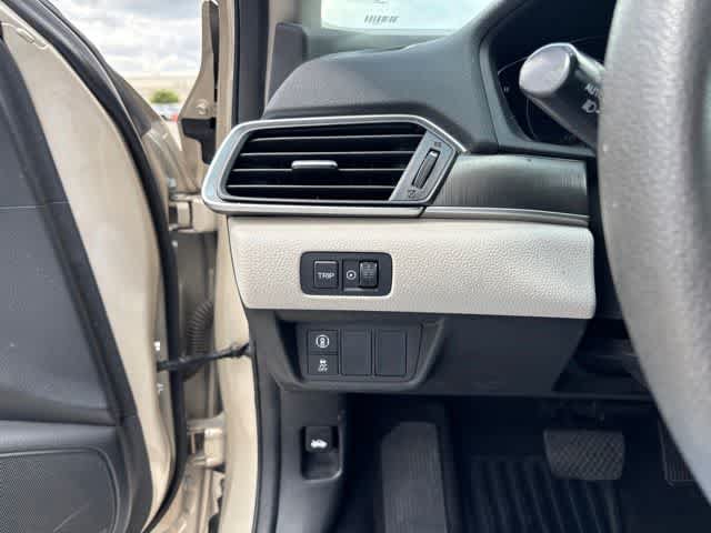 Used 2018 Honda Accord LX image 10