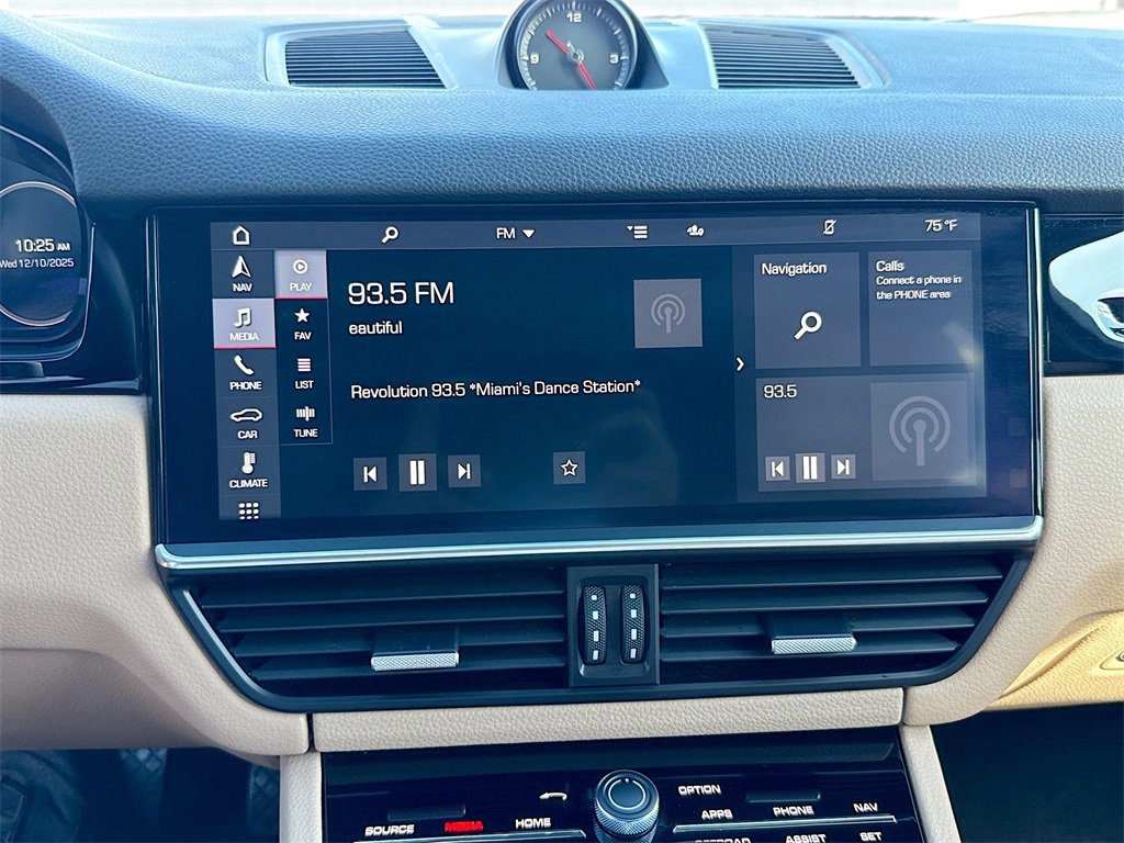 Used 2020 Porsche Cayenne image 16