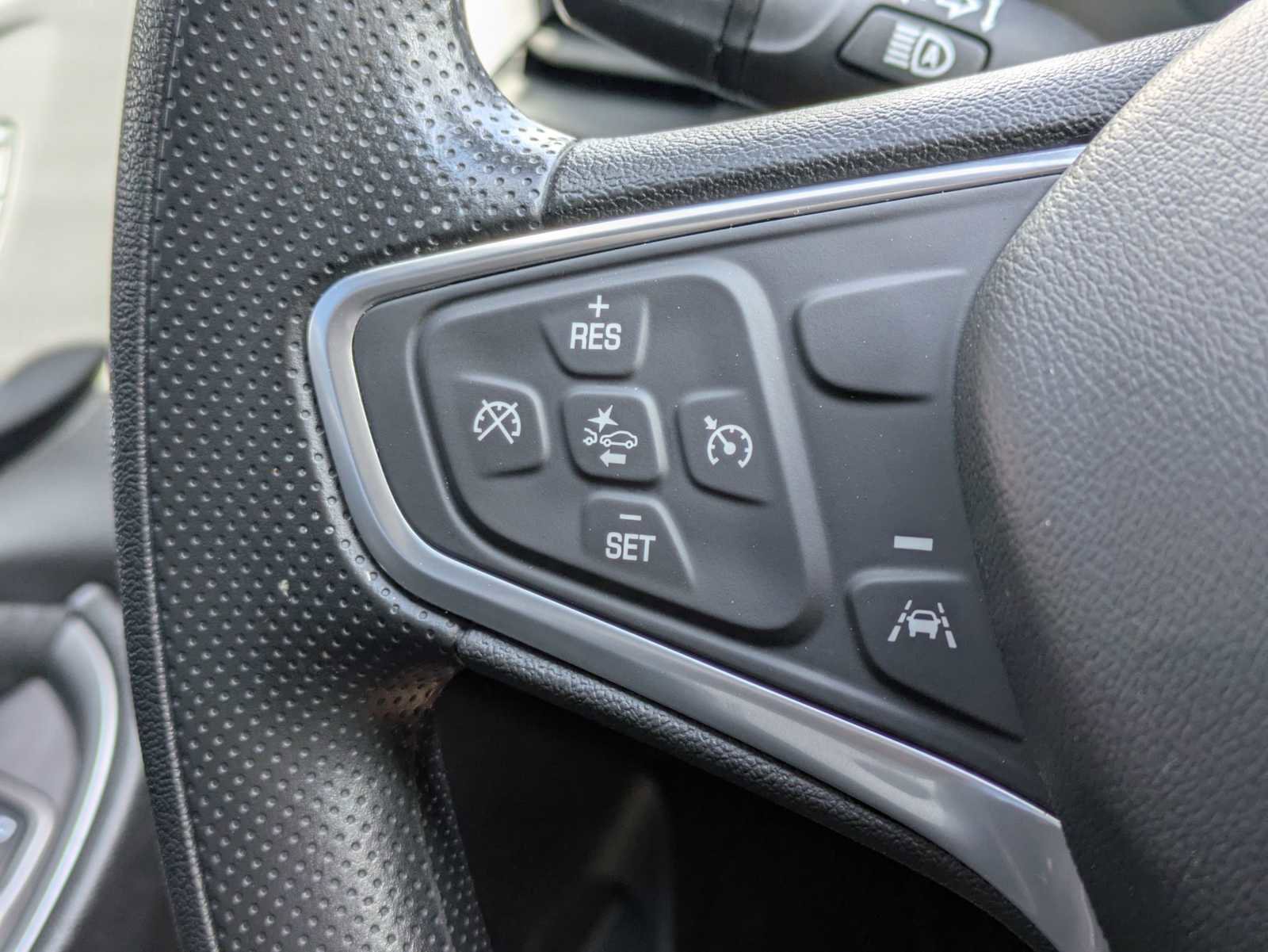 Used 2022 Chevrolet Malibu LT FWD image 24