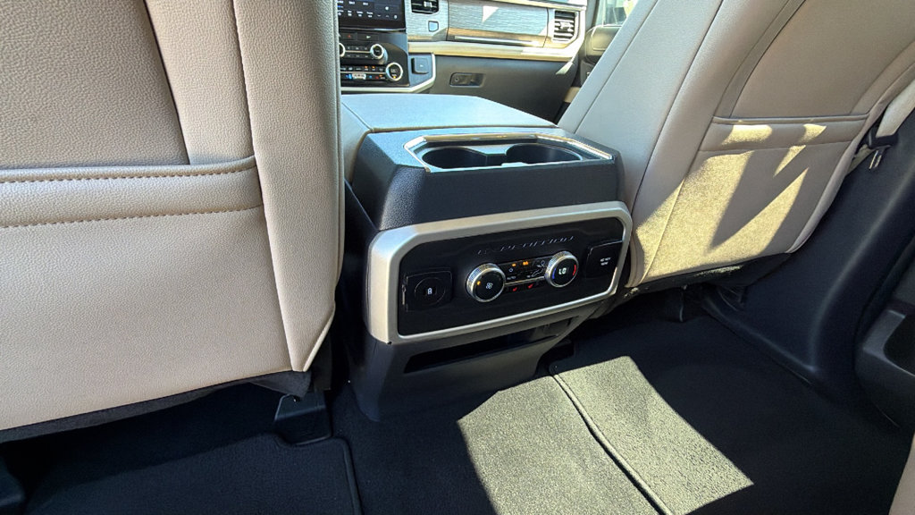 Used 2024 Ford Expedition Limited AWD/4WD image 26