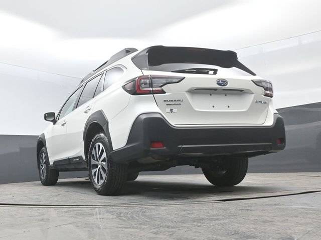 Used 2025 Subaru Outback Premium image 19
