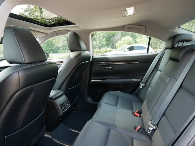 Used 2016 Lexus ES 350 w/ Premium Package w/Wood Trim FWD image 9