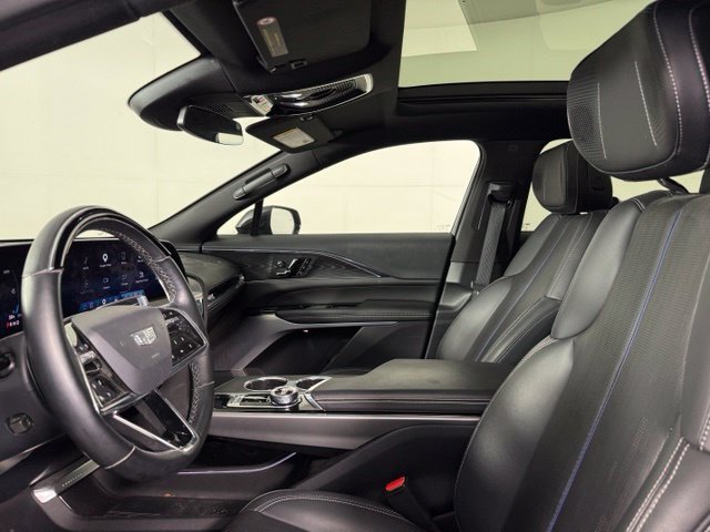 Used 2024 Cadillac Lyriq Luxury AWD/4WD image 16