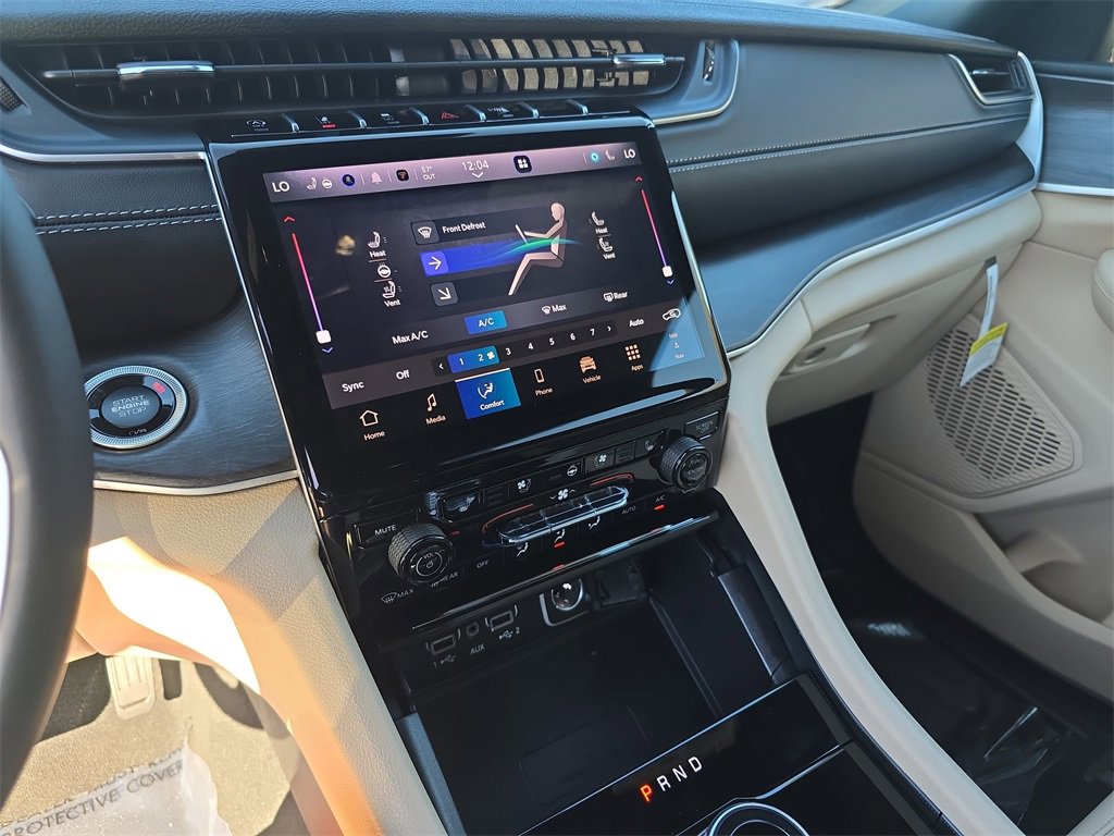 New 2025 Jeep Grand Cherokee Limited w/ Luxury Tech Group II image 21