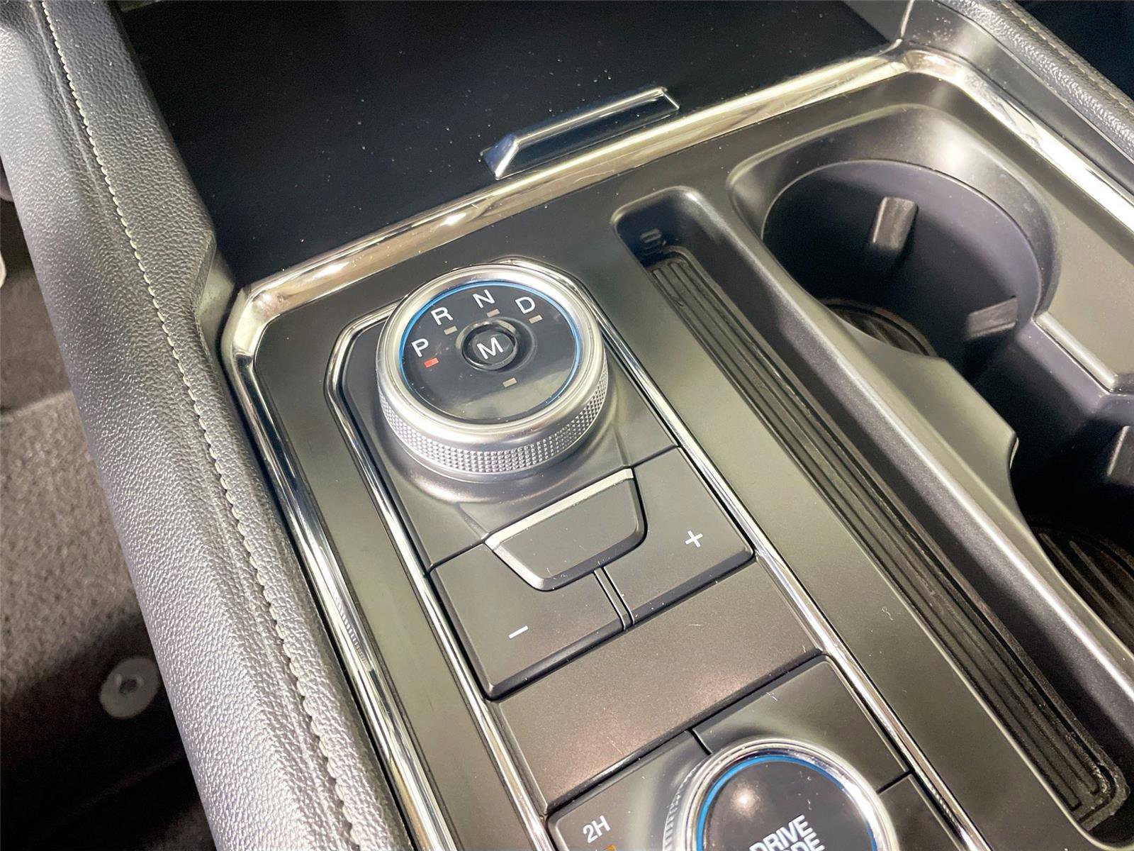 Used 2024 Ford Expedition XLT image 18