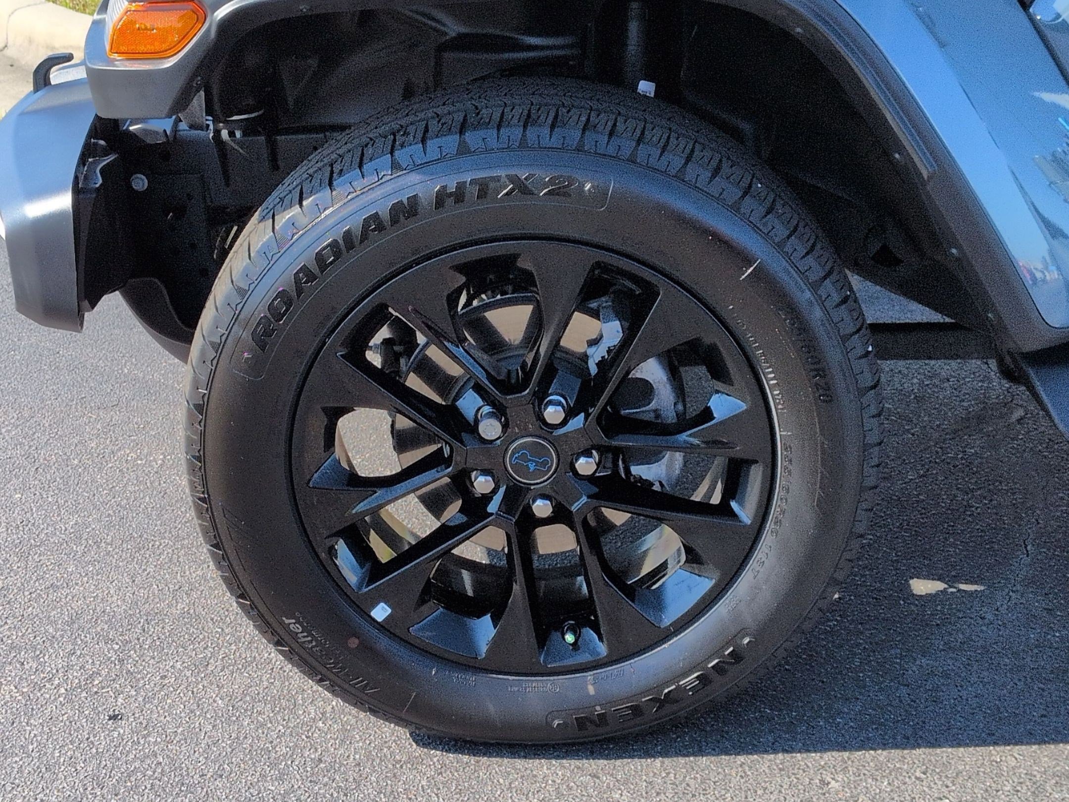 Certified 2025 Jeep Wrangler Sahara image 9