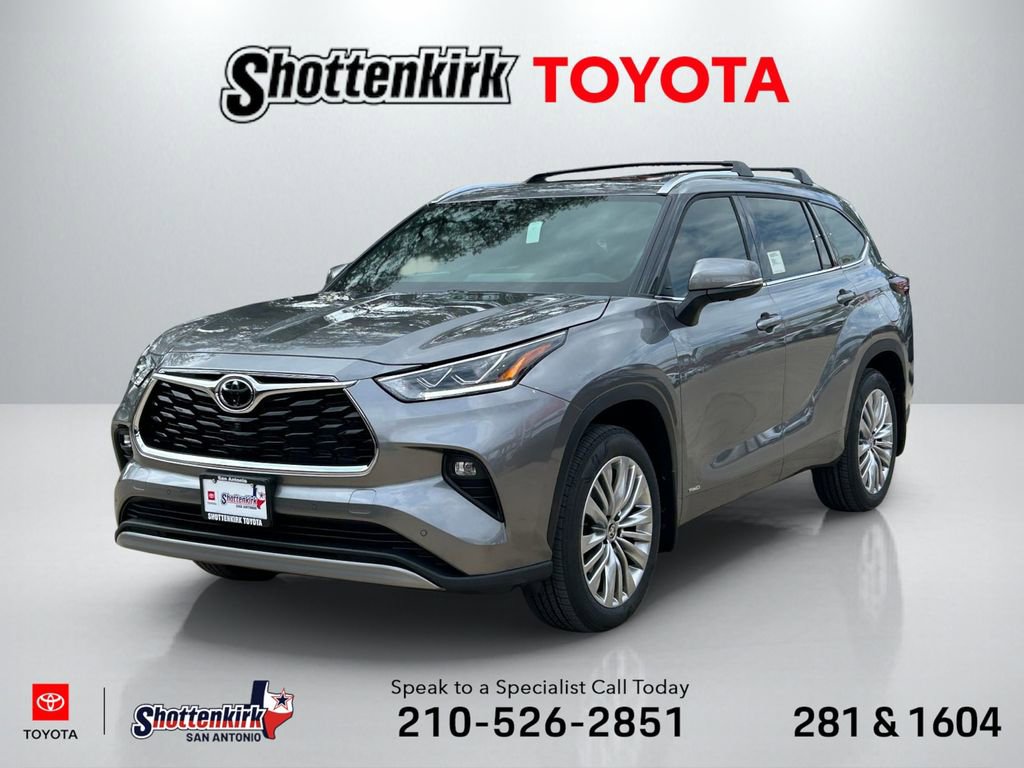 New 2026 Toyota Highlander Platinum