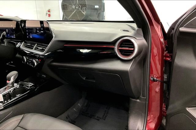 Used 2024 Chevrolet Trax RS w/ Sunroof Package image 19