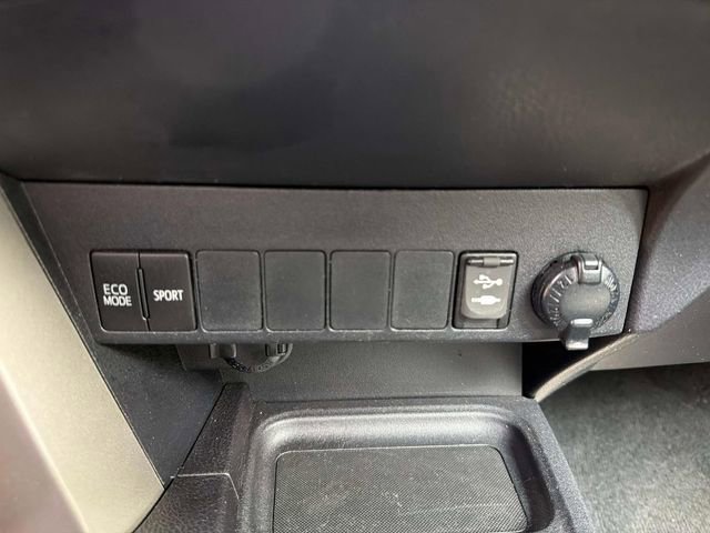 Used 2016 Toyota RAV4 XLE FWD image 24