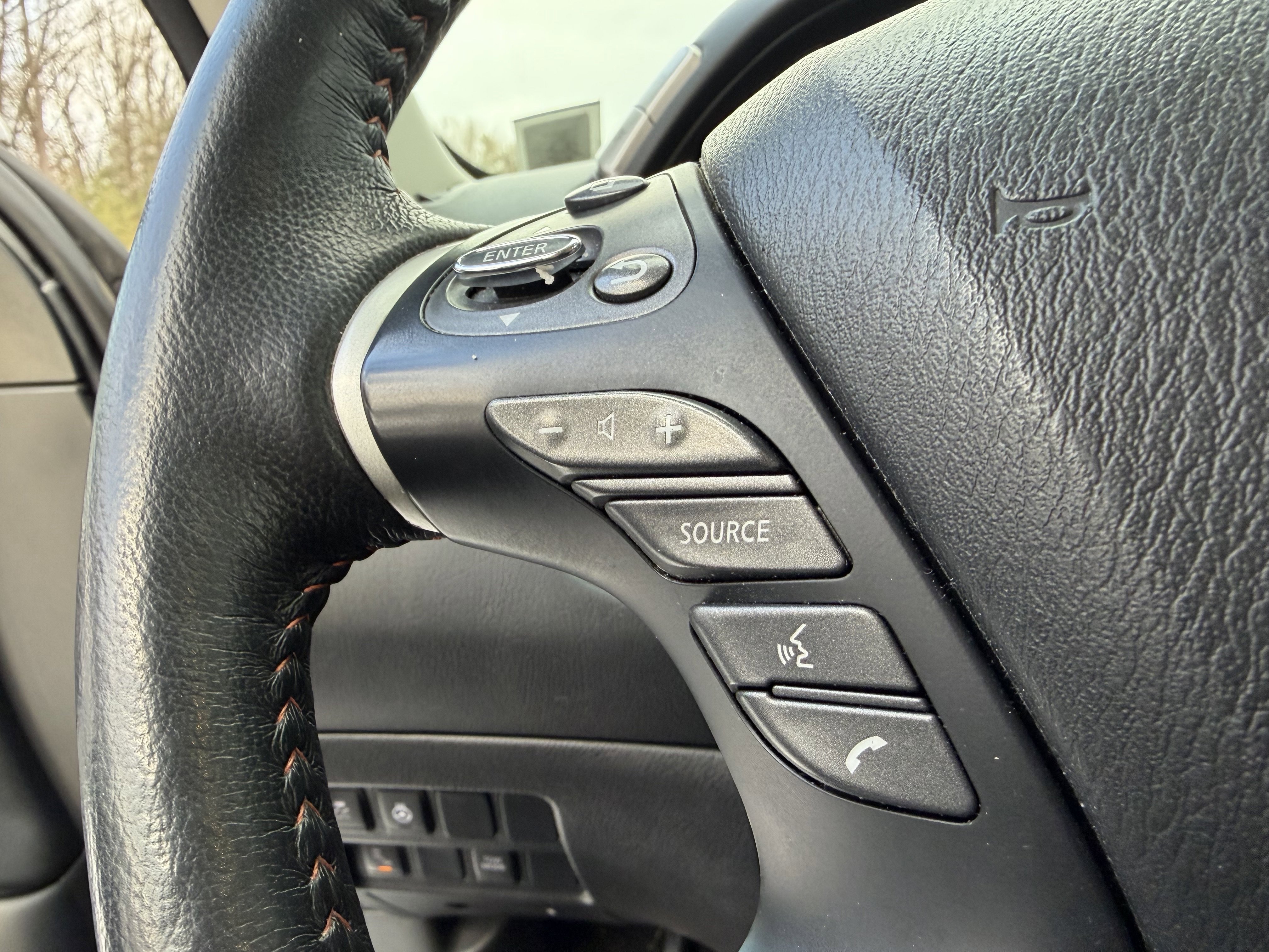 Used 2020 Nissan Pathfinder SV w/ Rock Creek Edition image 15