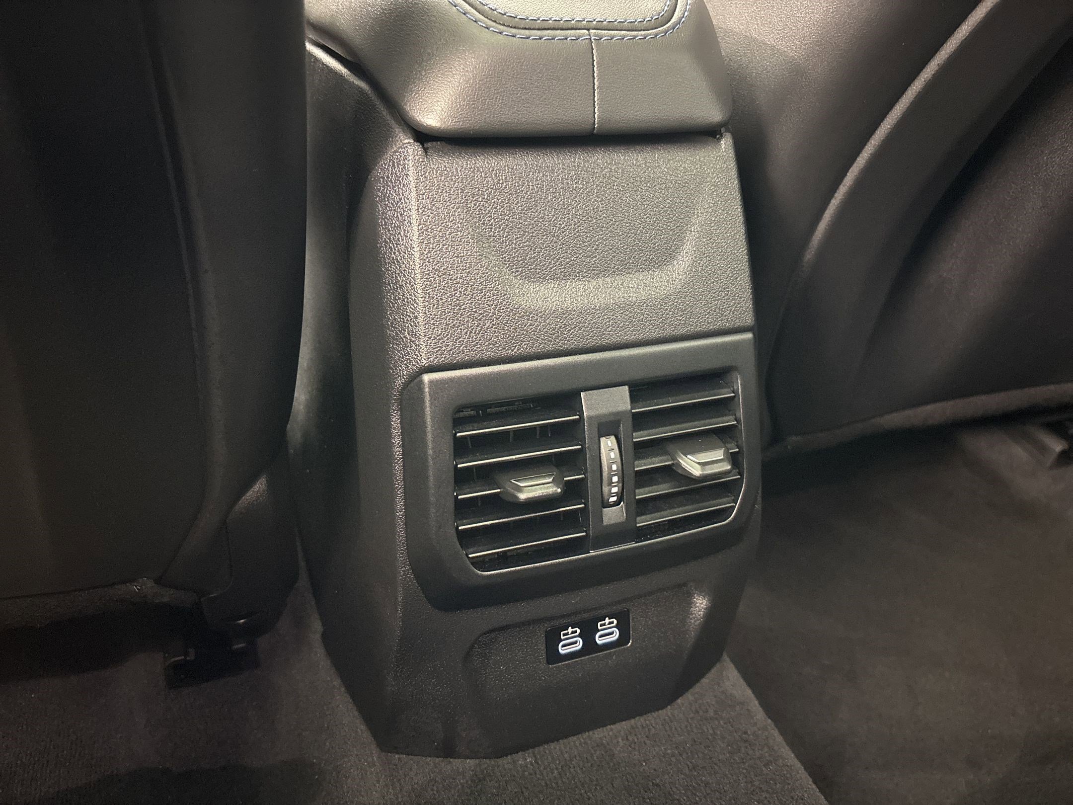 Used 2025 BMW M235i xDrive w/ M Performance Package AWD/4WD image 31
