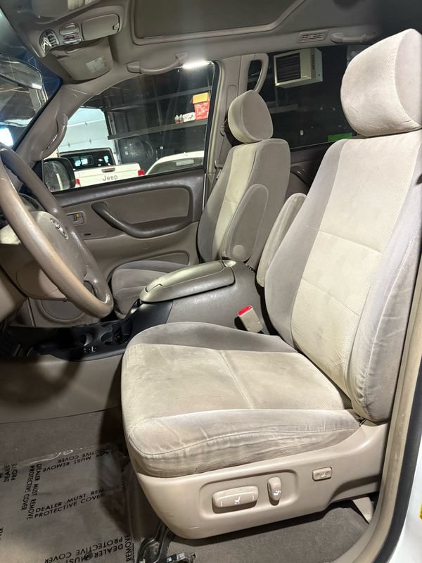 Used 2007 Toyota Sequoia SR5 AWD/4WD image 8