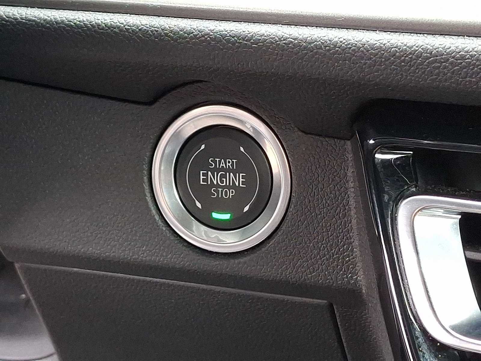 Used 2026 Chevrolet Traverse LT w/ Driver Confidence Package FWD image 28