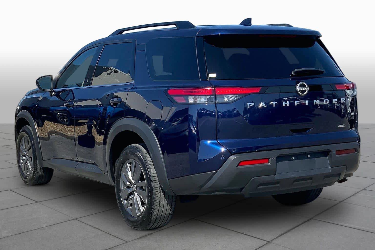 Used 2025 Nissan Pathfinder SV AWD/4WD image 11