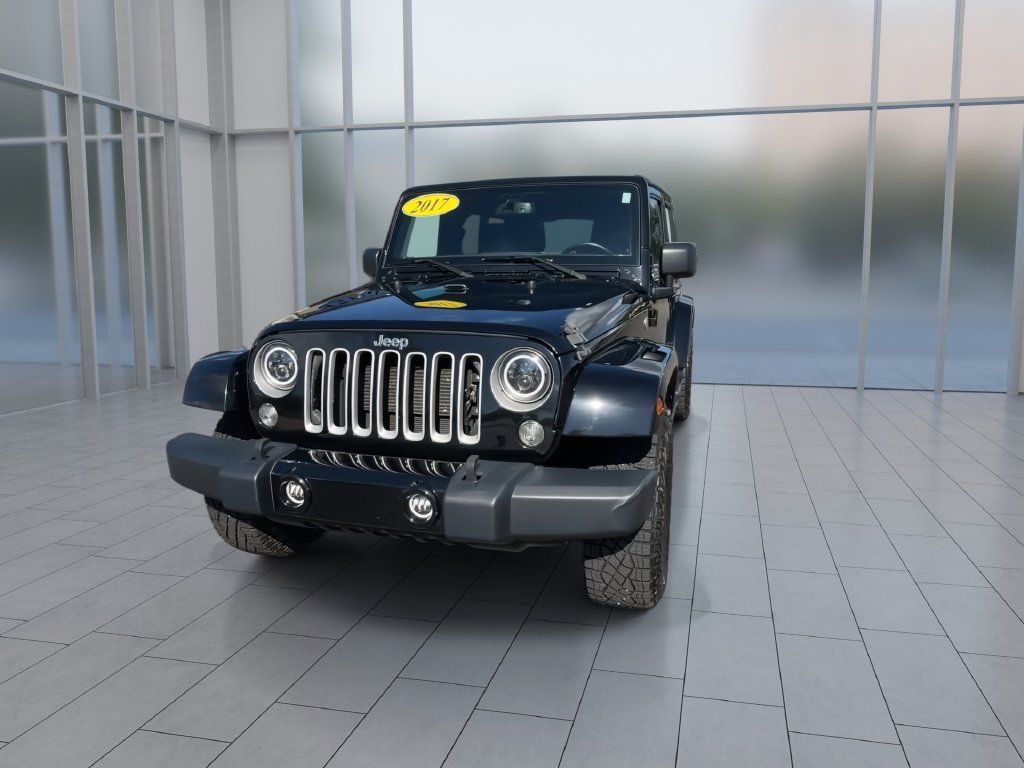 Used 2017 Jeep Wrangler Unlimited Sahara AWD/4WD image 3