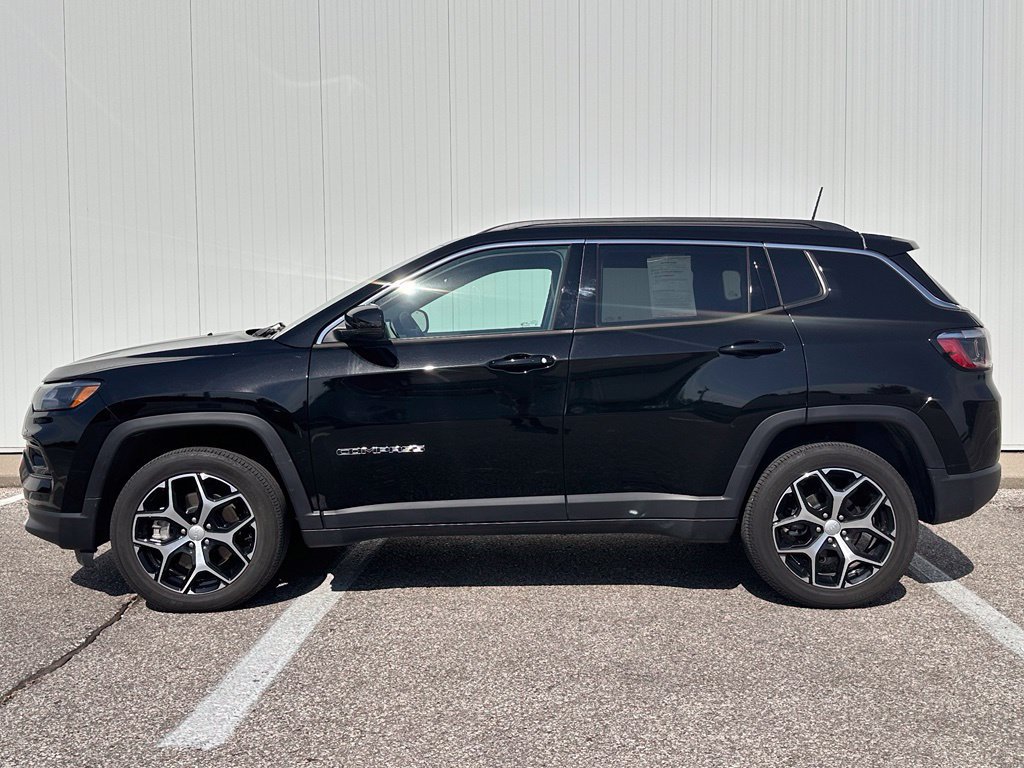 Used 2024 Jeep Compass Limited AWD/4WD image 3