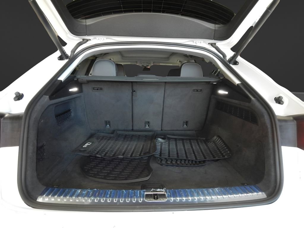 Used 2023 Audi Q8 Premium Plus image 6
