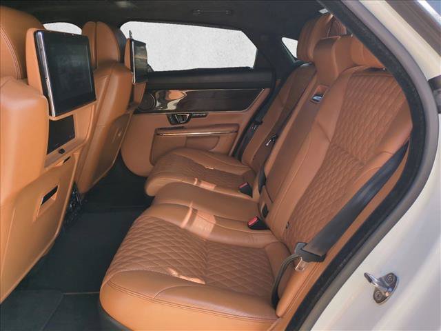 Used 2016 Jaguar XJ L Supercharged RWD image 21
