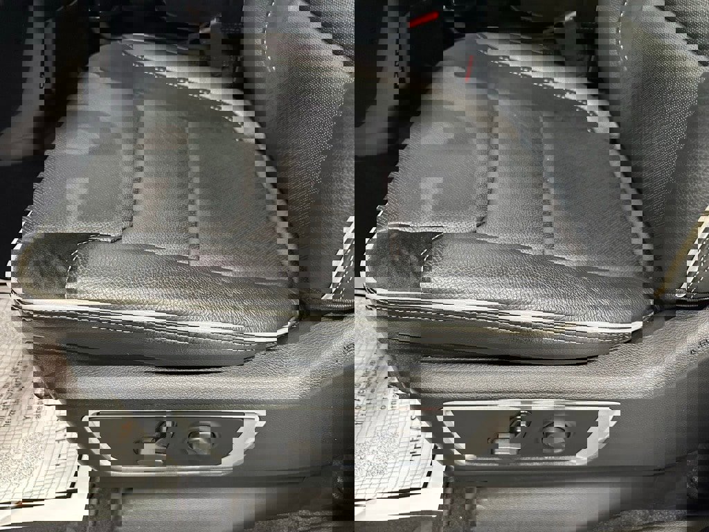 Used 2025 RAM 1500 Laramie image 14