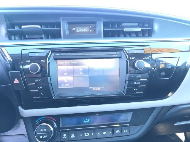 Used 2016 Toyota Corolla LE image 19