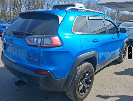 Used 2021 Jeep Cherokee Trailhawk image 3