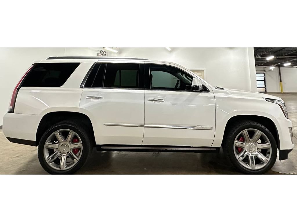 Used 2016 Cadillac Escalade Premium AWD/4WD image 9
