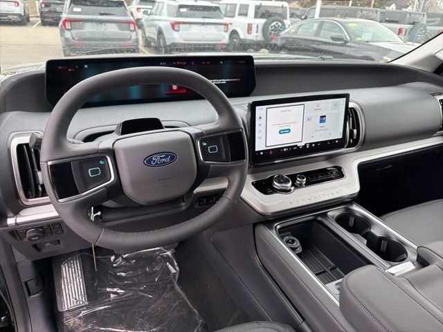 New 2026 Ford Expedition Active image 17