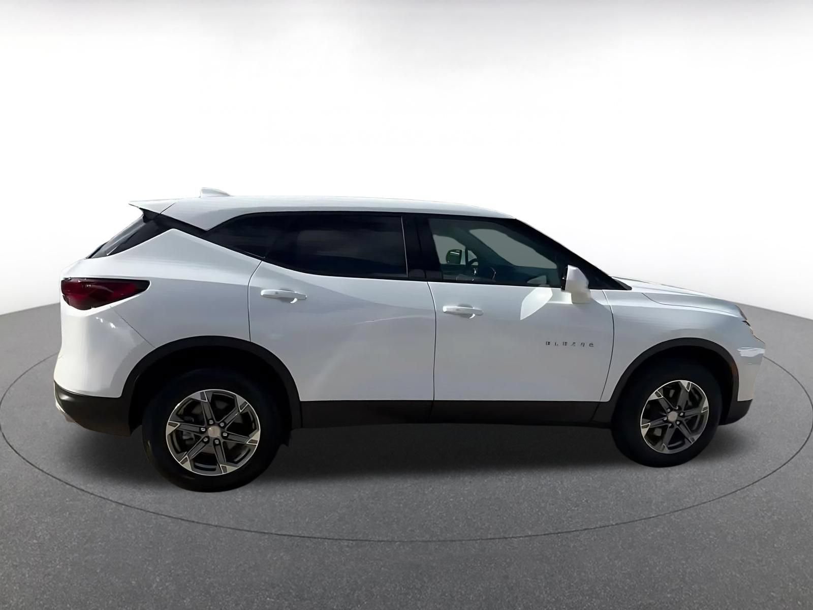 Used 2026 Chevrolet Blazer LT FWD image 15