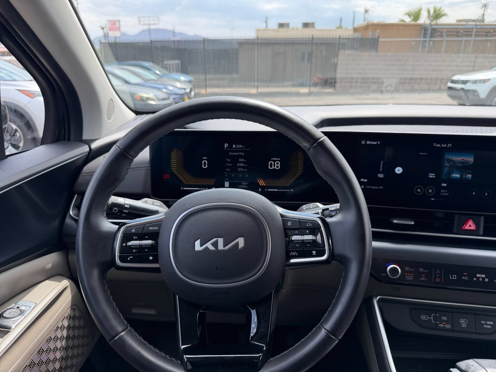 Used 2026 Kia Carnival FWD image 36