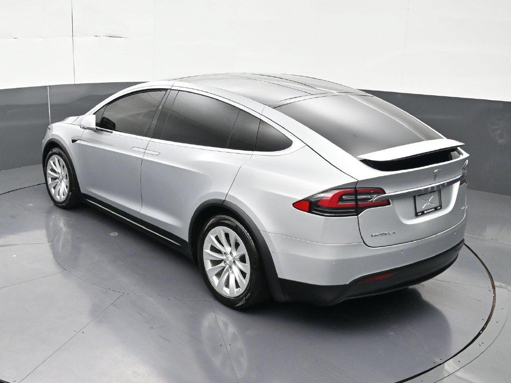 Used 2018 Tesla Model X 100D AWD/4WD image 17
