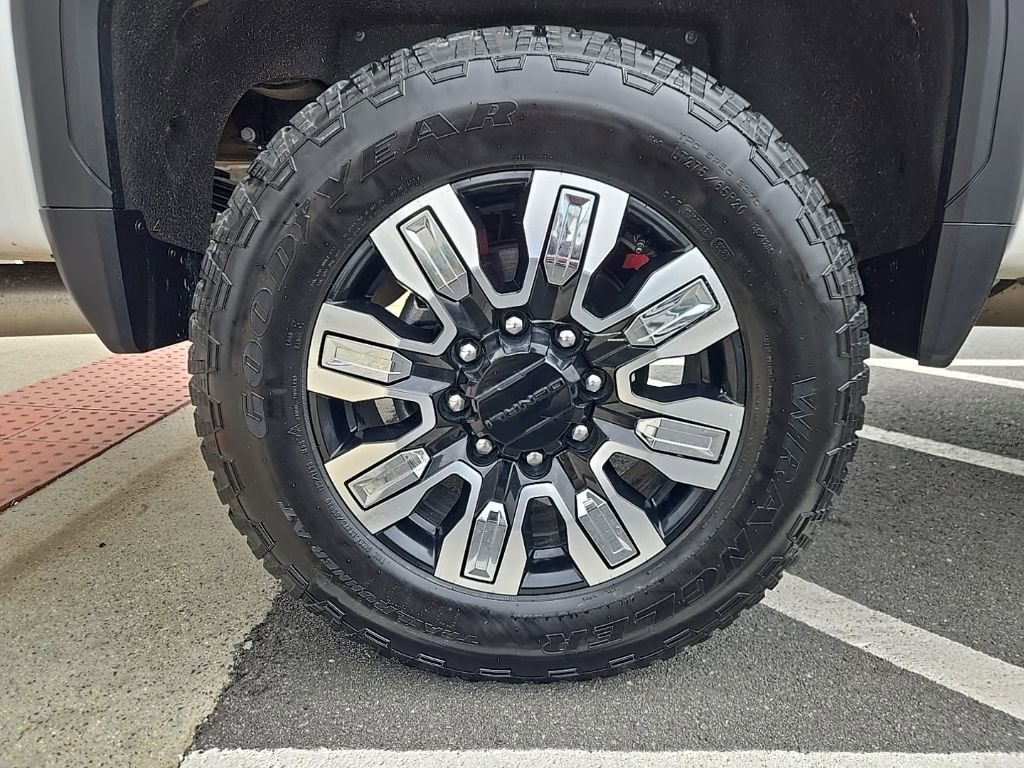 Used 2024 GMC Sierra 2500 Denali w/ Denali Reserve Package image 10