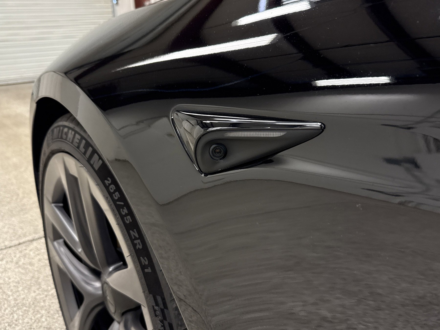 Used 2025 Tesla Model S Plaid image 3