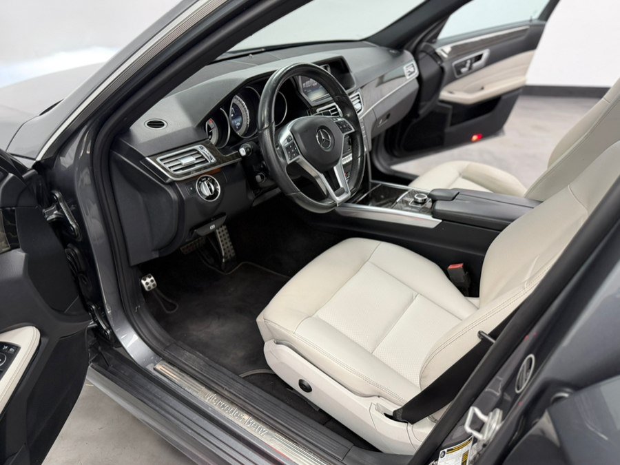 Used 2016 Mercedes-Benz E 350 4MATIC Sedan w/ Premium Package image 34