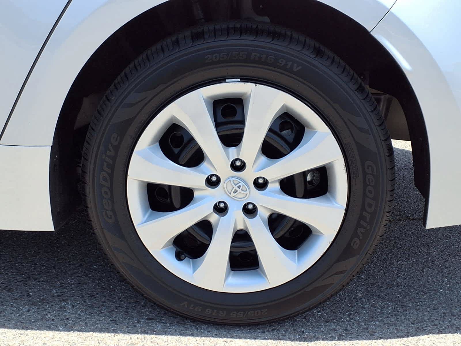 Used 2024 Toyota Corolla LE FWD image 7