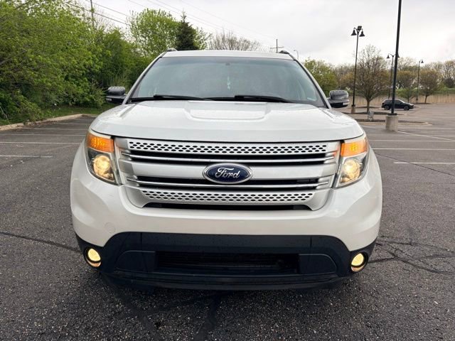 Used 2014 Ford Explorer XLT w/ Equipment Group 202A AWD/4WD image 8