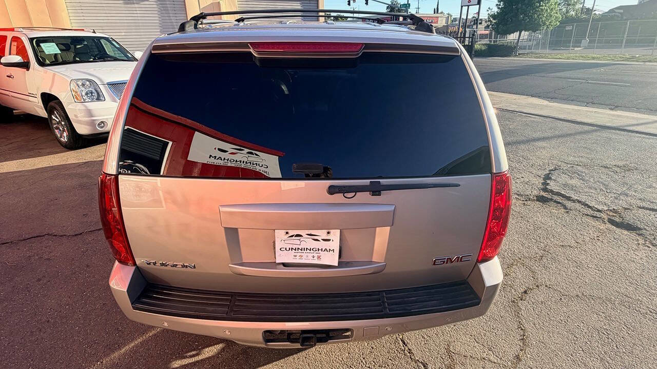 Used 2007 GMC Yukon SLT w/ SLT Preferred Equipment Group image 7