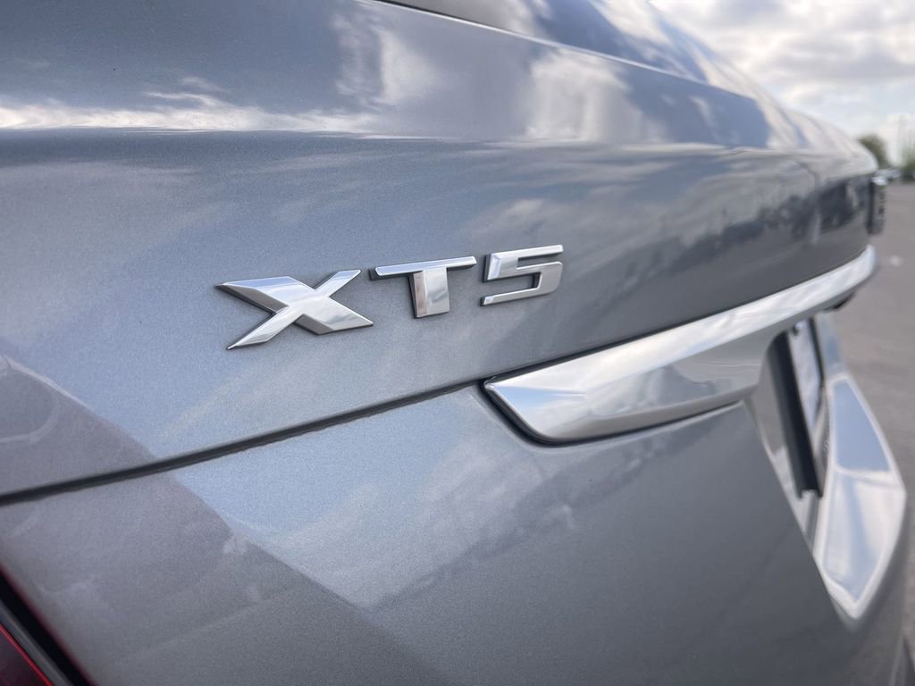 Used 2023 Cadillac XT5 Premium Luxury image 11